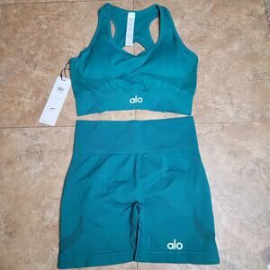ALO Yoga Sz L Racerback Sport Bra Biker Shorts Green Athletic Activewear Gym Set